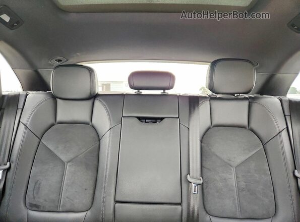 WP1AA2A59KLB00217 2019 PORSCHE MACAN Silver Widok tylnych siedzeń
