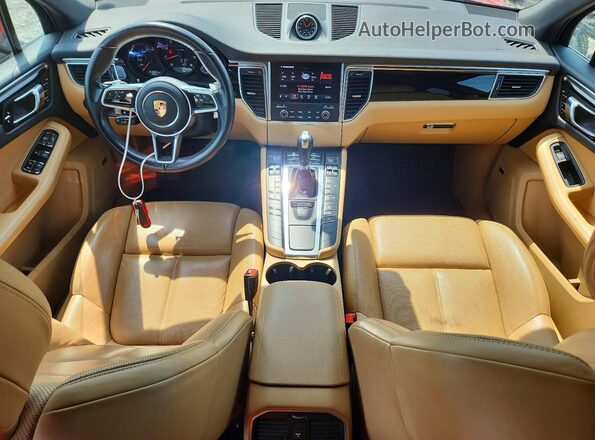 WP1AA2A5XJLB20717 2018 PORSCHE MACAN Red Vista del salpicadero