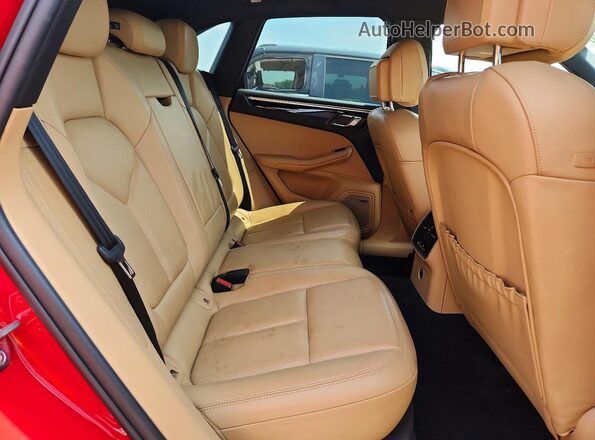 WP1AA2A5XJLB20717 2018 PORSCHE MACAN Red Vista interior trasera