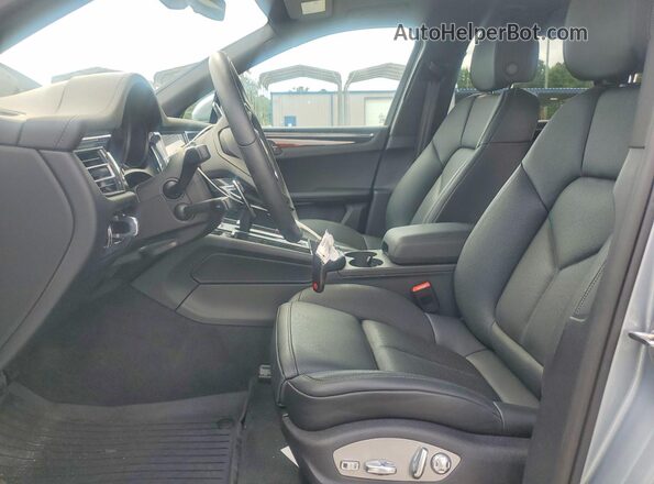 WP1AA2A5XTLB04861 2026 PORSCHE MACAN Gray Widok wnętrza z przodu