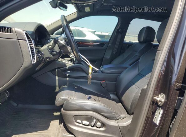 WP1AA2AY0KDA01144 2019 PORSCHE CAYENNE Black Սալոնի դիմացի տեսք