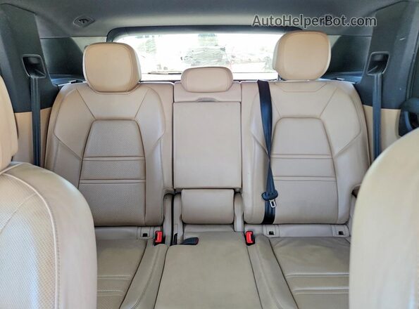 WP1AA2AY0KDA04867 2019 PORSCHE CAYENNE Charcoal Rear seats view