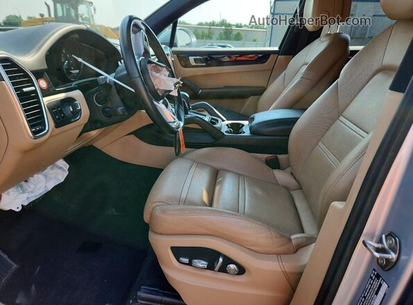 WP1AA2AY1KDA03694 2019 PORSCHE CAYENNE Silver Սալոնի դիմացի տեսք