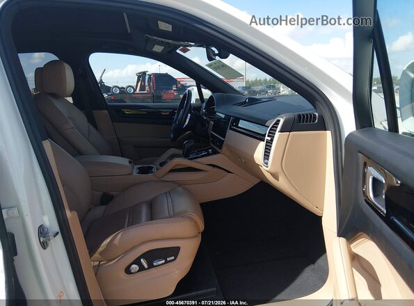 WP1AA2AY2KDA05213 2019 PORSCHE CAYENNE White Widok wnętrza z przodu