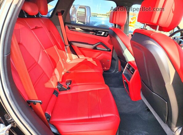 WP1AA2AY2NDA05412 2022 PORSCHE CAYENNE Black Rear seats view