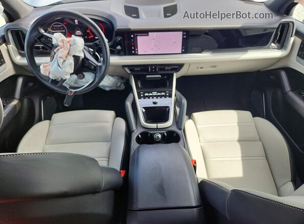 WP1AA2AY2RDA05075 2024 PORSCHE CAYENNE Серебряный Вид панели приборов