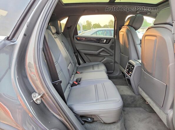 WP1AA2AY3NDA02518 2022 PORSCHE CAYENNE Gray Սալոնի հետևի տեսք