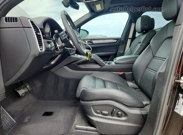 WP1AA2AY4PDA06922 2023 PORSCHE CAYENNE Черный Вид салона спереди