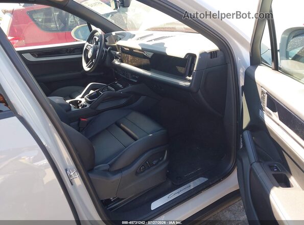 WP1AA2AY4TDA01827 2026 PORSCHE CAYENNE Gray წინა სალონის ხედი