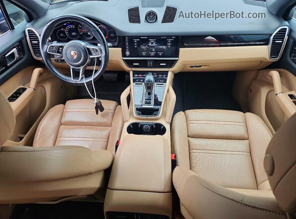 WP1AA2AY6KDA06803 2019 PORSCHE CAYENNE Blue Widok deski rozdzielczej