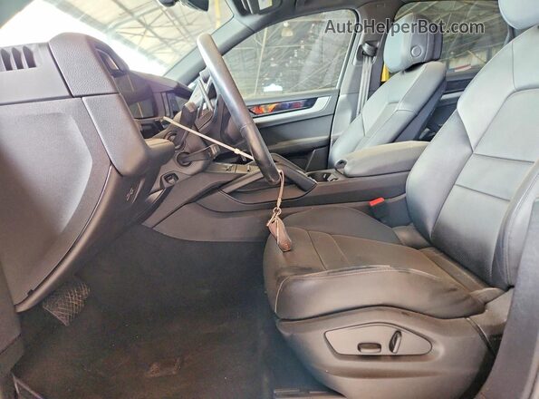 WP1AA2AY6RDA10196 2024 PORSCHE CAYENNE Black Front interior view