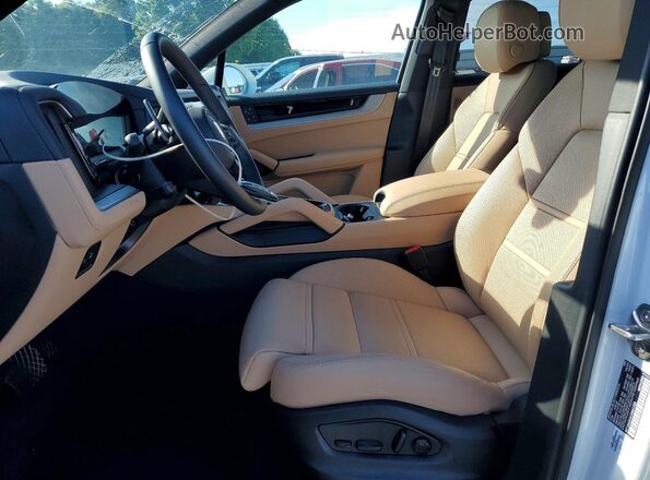 WP1AA2AY6TDA01733 2026 PORSCHE CAYENNE White Вид салону спереду