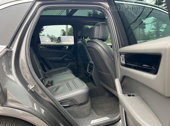 WP1AA2AY7KDA19222 2019 PORSCHE CAYENNE Gray Rear view