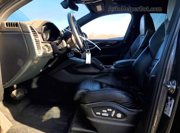 WP1AA2AY8LDA01507 2020 PORSCHE CAYENNE Серый Вид салона спереди