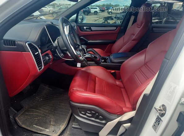 WP1AA2AY8PDA01979 2023 PORSCHE CAYENNE White Вид салону спереду