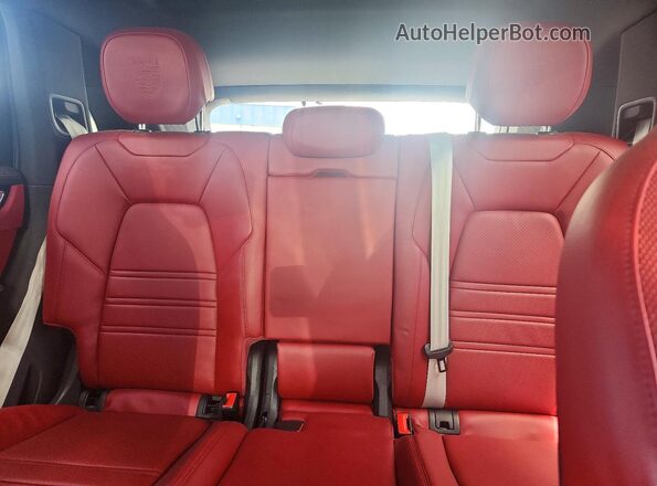 WP1AA2AY8PDA01979 2023 PORSCHE CAYENNE White Вид задніх сидінь