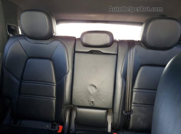 WP1AA2AY9KDA04026 2019 PORSCHE CAYENNE White Вид задніх сидінь