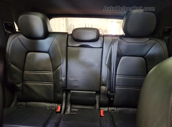 WP1AA2AY9LDA06554 2020 PORSCHE CAYENNE Cream უკანა სავარძლების ხედი