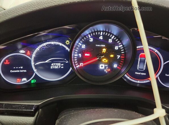 WP1AA2AY9LDA06554 2020 PORSCHE CAYENNE Cream ხელსაწყოთა პანელის ხედი