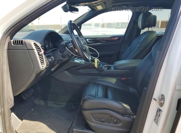 WP1AA2AY9PDA09234 2023 PORSCHE CAYENNE White Вид салону спереду