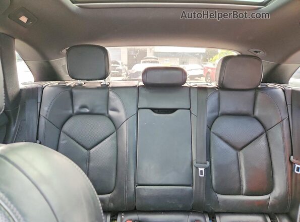 WP1AB2A51GLB40845 2016 PORSCHE MACAN Black Rear seats view