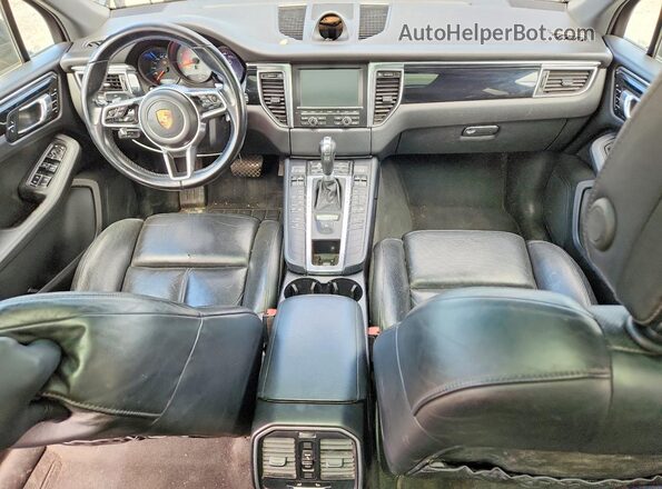 WP1AB2A51GLB40845 2016 PORSCHE MACAN Black Dashboard view