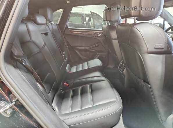 WP1AB2A51GLB46631 2016 PORSCHE MACAN Black Вид задньої частини салону