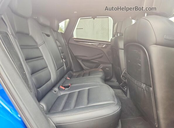 WP1AB2A51HLB10455 2017 PORSCHE MACAN Синий Вид задней части салона