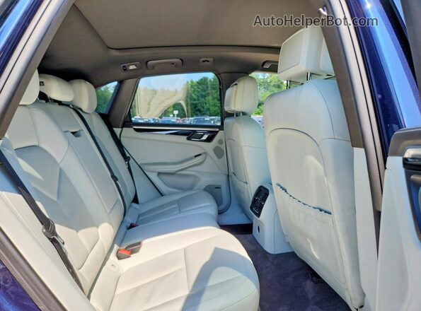 WP1AB2A52JLB35483 2018 PORSCHE MACAN Blue Widok wnętrza z tyłu