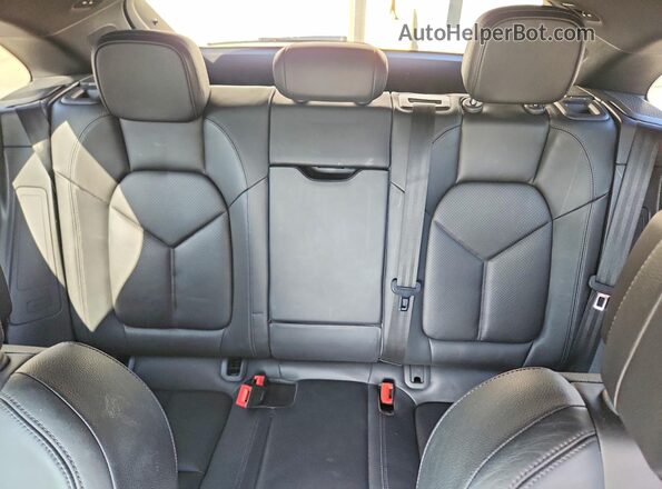 WP1AB2A53HLB18282 2017 PORSCHE MACAN Black უკანა სავარძლების ხედი