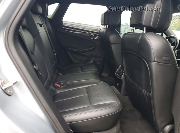 WP1AB2A57JLB34278 2018 PORSCHE MACAN Silver Widok wnętrza z tyłu
