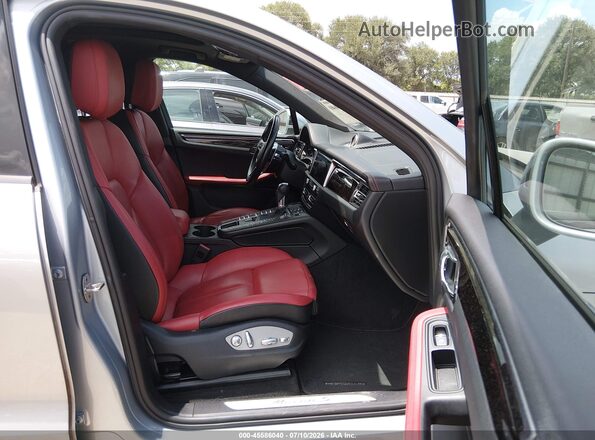 WP1AB2A57MLB31059 2021 PORSCHE MACAN Серебряный Вид салона спереди