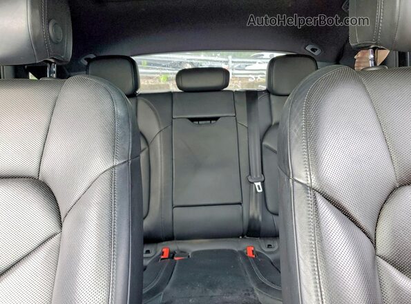 WP1AB2A58HLB20142 2017 PORSCHE MACAN Gray Widok tylnych siedzeń