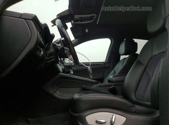 WP1AB2A59JLB33486 2018 PORSCHE MACAN White Widok wnętrza z przodu