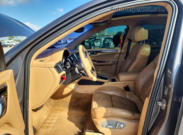 WP1AB2A5XGLB47521 2016 PORSCHE MACAN Gray Front interior view