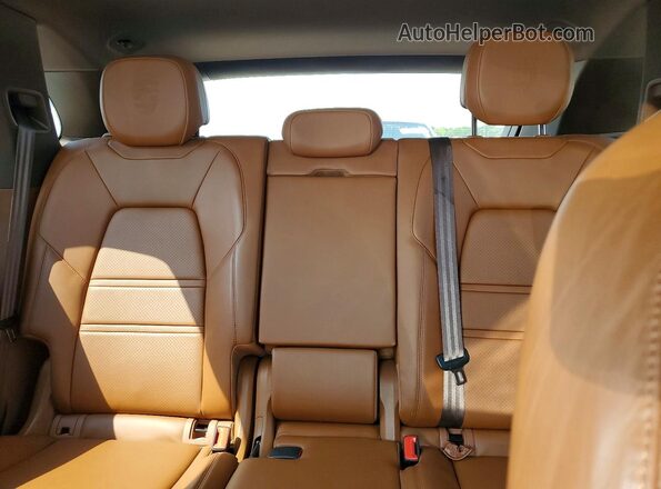 WP1AB2AYXMDA27895 2021 PORSCHE CAYENNE White Widok tylnych siedzeń