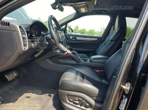 WP1AB2AYXPDA14715 2023 PORSCHE CAYENNE Black Սալոնի դիմացի տեսք