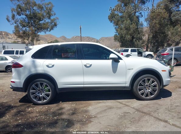 WP1AE2A28GLA17749 2016 PORSCHE CAYENNE Белый Вид задней части салона