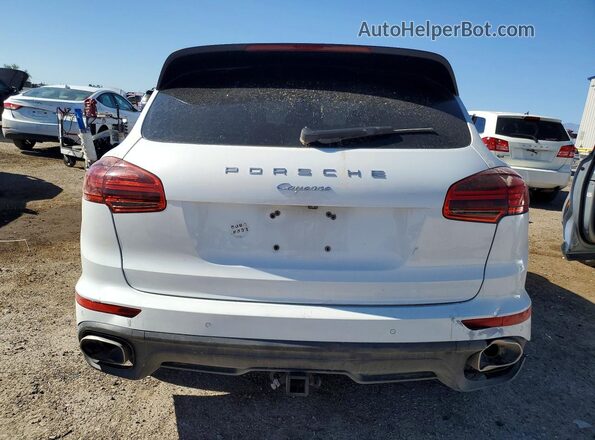 WP1AF2A21GLA40335 2016 PORSCHE CAYENNE White Widok z tyłu