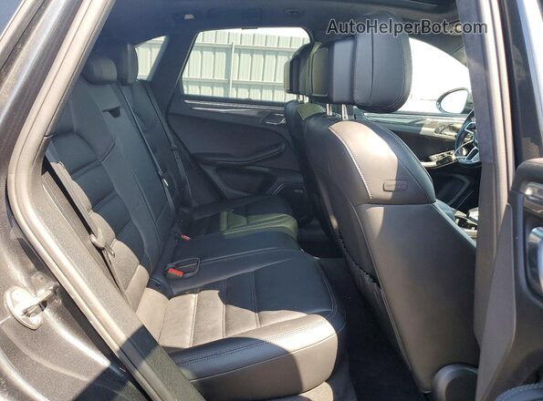 WP1AF2A55HLB61526 2017 PORSCHE MACAN Black Rear interior view