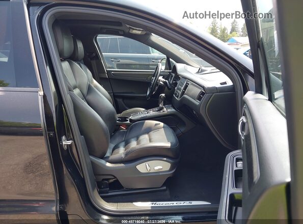 WP1AG2A55HLB55125 2017 PORSCHE MACAN Черный Вид салона спереди