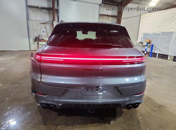 WP1AL2AY8TDA15921 2026 PORSCHE CAYENNE Gray უკანა ხედი