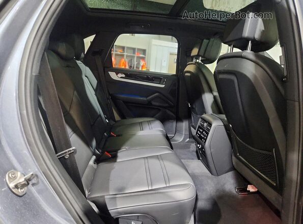 WP1AL2AY8TDA15921 2026 PORSCHE CAYENNE Gray უკანა სალონის ხედი