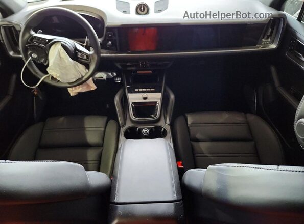 WP1AM2AY5TDA30082 2026 PORSCHE CAYENNE Черный Вид панели приборов