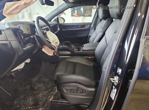 WP1AM2AY5TDA30082 2026 PORSCHE CAYENNE Черный Вид салона спереди