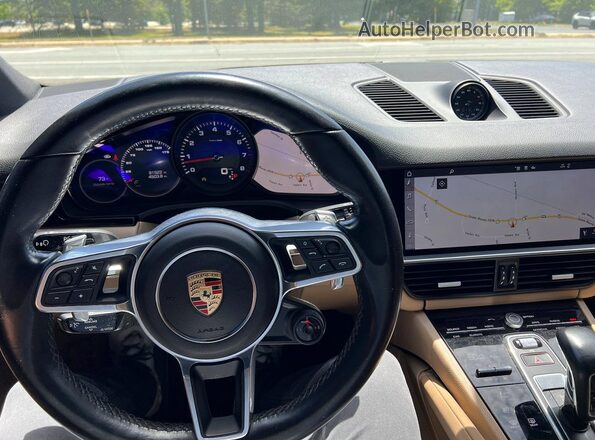 WP1BA2AY2LDA46687 2020 PORSCHE CAYENNE Черный Вид салона спереди