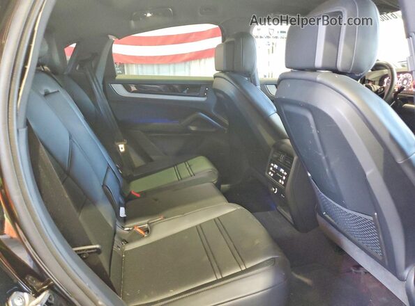 WP1BA2AY9TDA35072 2026 PORSCHE CAYENNE Black Вид задньої частини салону