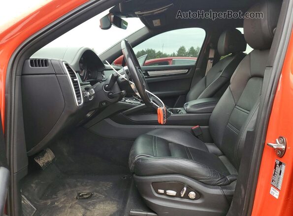 WP1BA2AYXLDA47926 2020 PORSCHE CAYENNE Orange Вид салону спереду