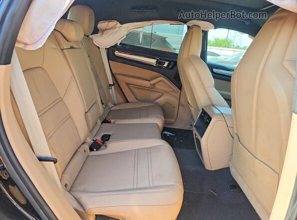 WP1BE2AY7PDA28342 2023 PORSCHE CAYENNE Black Vista de los asientos traseros
