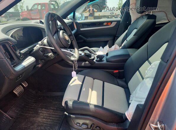 WP1BL2AY1TDA50157 2026 PORSCHE CAYENNE Gray Вид салону спереду